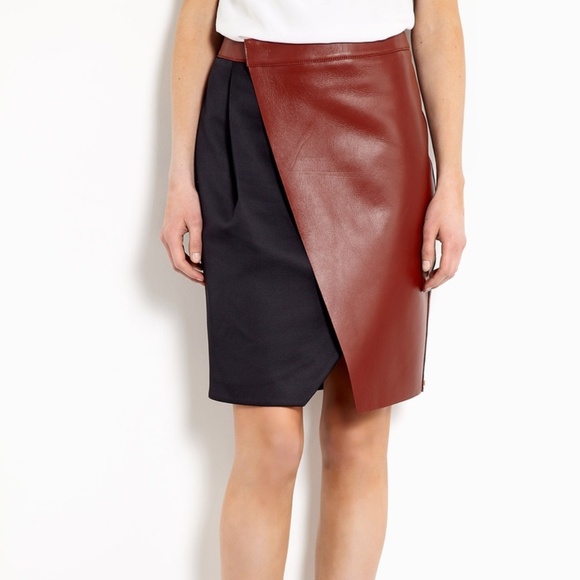 Sportmax Black & Maroon Leather Skirt Size 8(Size Tag Missing)